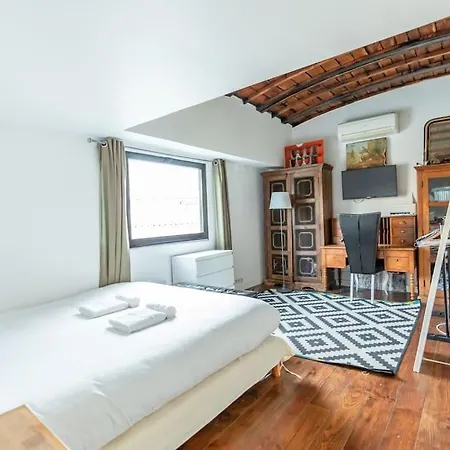 Grande Peniche 4 Ch - 10 Pers -paris - Ile De Puteaux- Terrasses Holiday home Puteaux