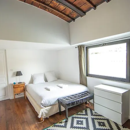 Grande Peniche 4 Ch - 10 Pers -paris - Ile De Puteaux- Terrasses Holiday home