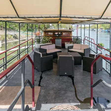 Grande Peniche 4 Ch - 10 Pers -paris - Ile De Puteaux- Terrasses Holiday home *