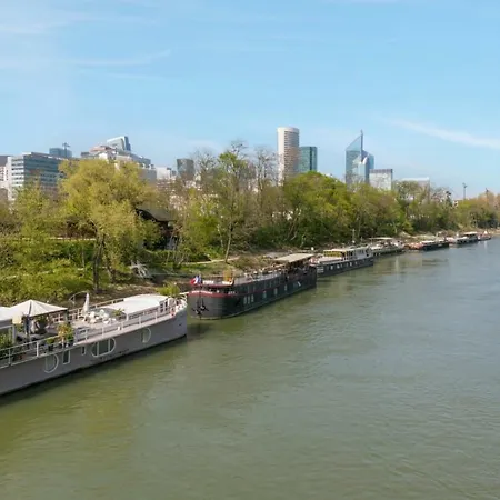 Grande Peniche Climatisee Avec Terrasse - Proche Paris
